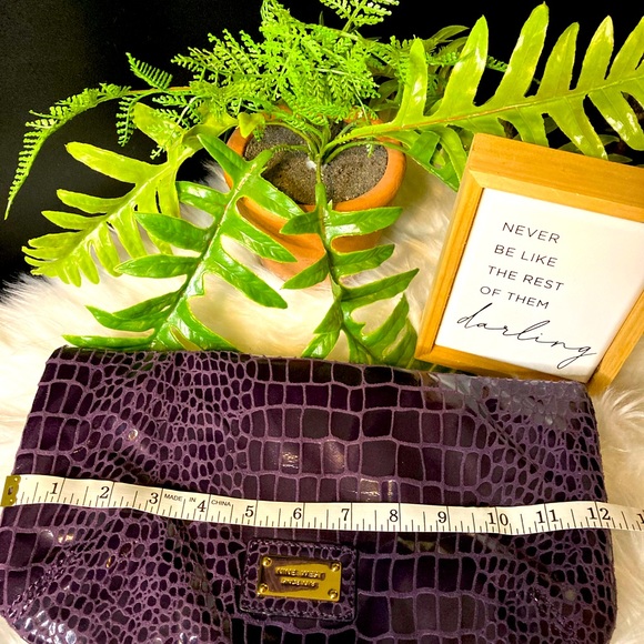 NineWest Very Soft Alligator print Purple Magnetic Clutch closure. Ready to ship - Picture 6 of 7